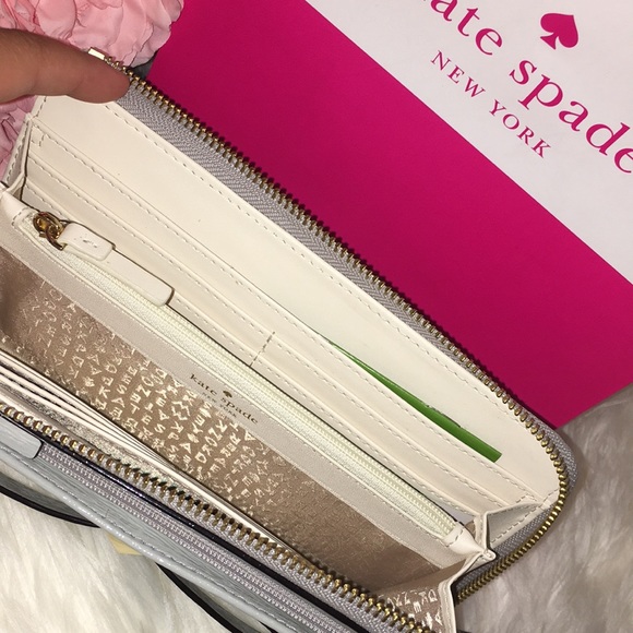 Kate Spade Wristlet - Picture 5 of 8